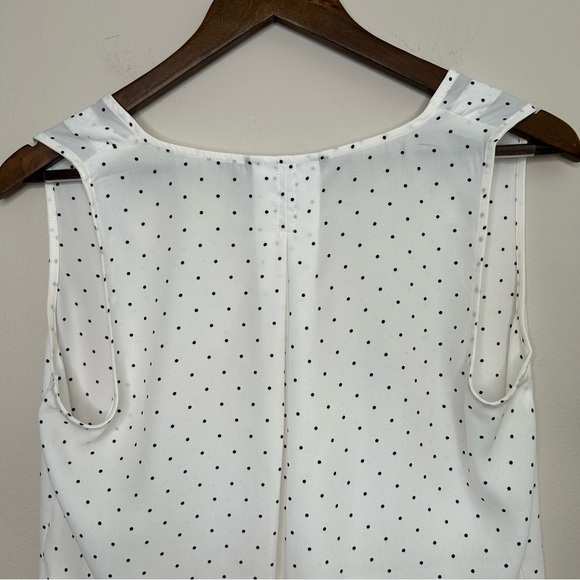 Banana Republic Sleeveless Relaxed Fit Blouse White Mini Black Polka Dot Small - Picture 7 of 8